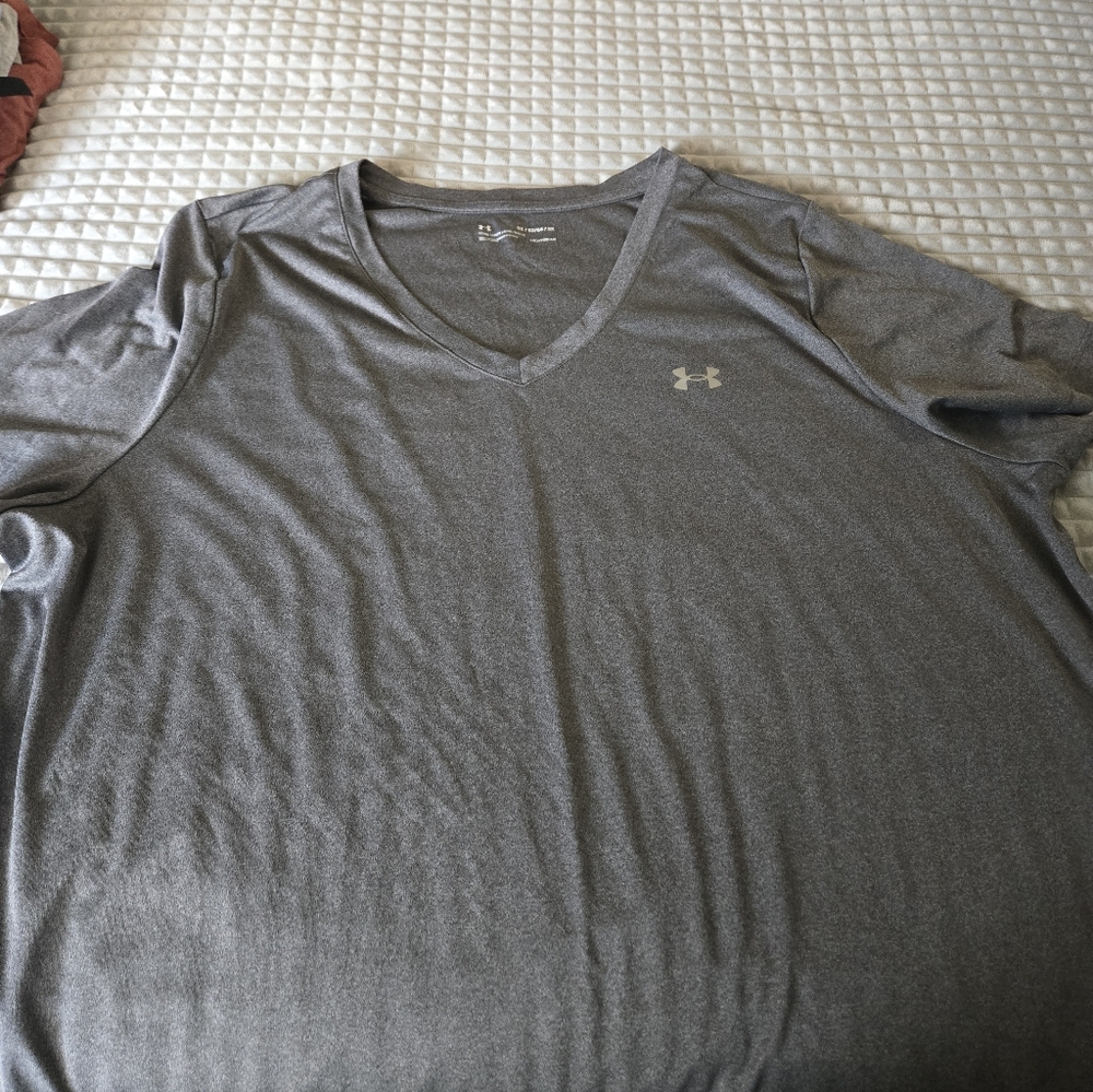 Under Armour Men's Charcoal V-Neck Tee